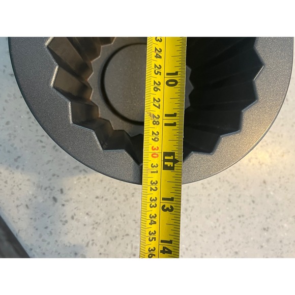 Nordic Ware Cute Cupcake Nonstick Baking Pan Makes One Giant Cupcake - Picture 7 of 8